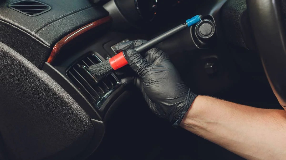 Interior vent detailing with a soft brush
